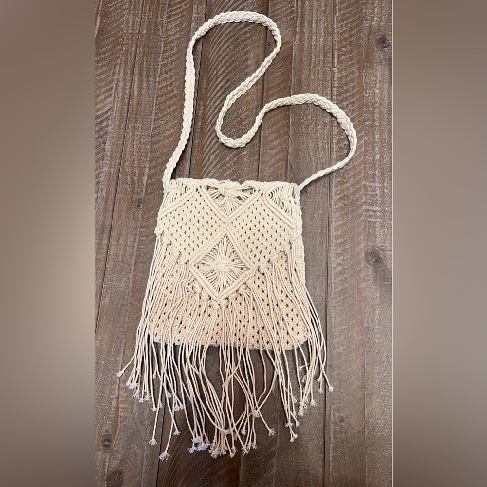 Handcrafted Cream Macramé Fringe Bag